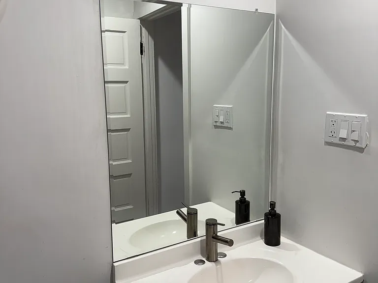 1816 W 75th St #1 — Photo 7
