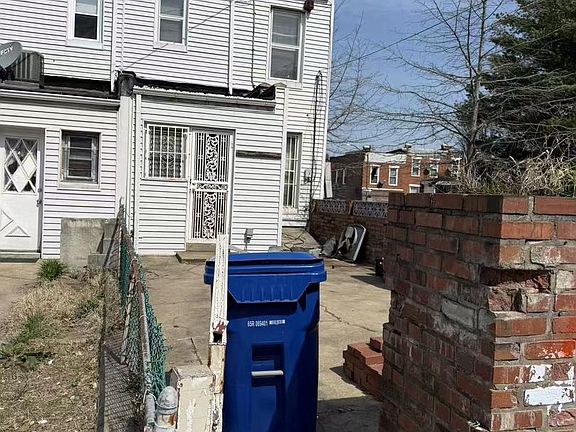 2nd image of 3531 Esther Pl