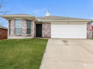 2424 Ensenada Ln, Fort Worth, TX 76108
