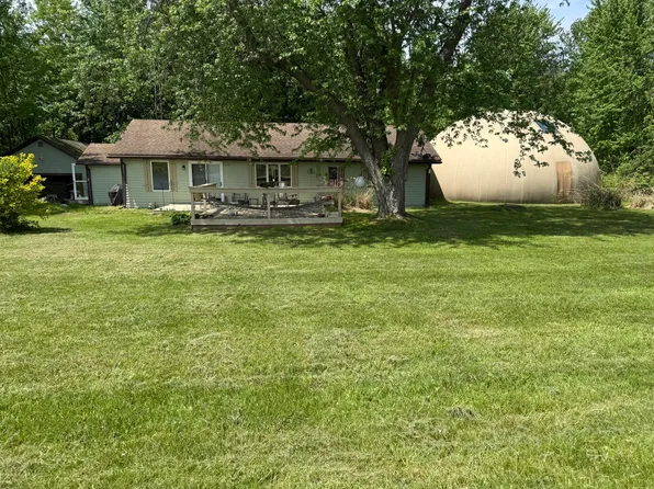 2010 Kerlikowske Rd, Benton Harbor, MI 49022