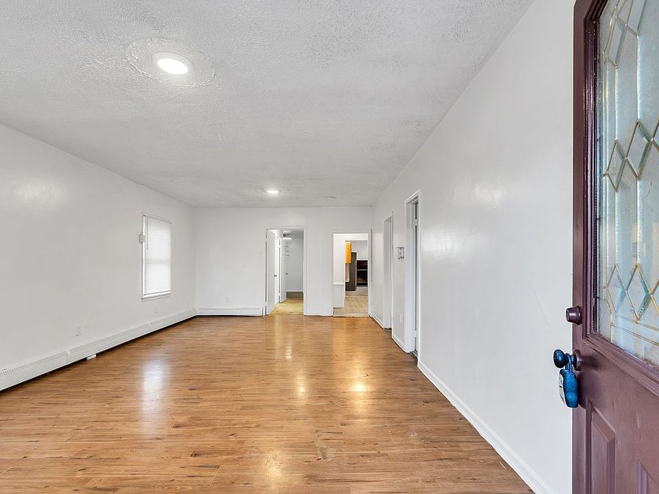 2nd image of 210 Kossuth St Unit A