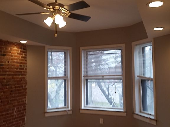 4th image of 1910A Tower Grove Ave #2N