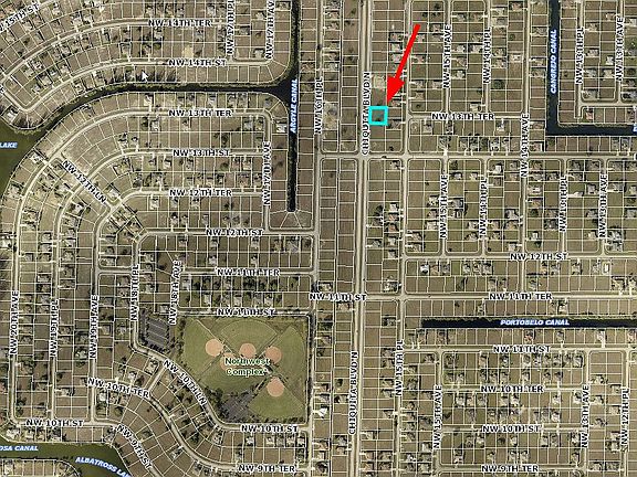 3rd image of 1313 Chiquita Blvd N