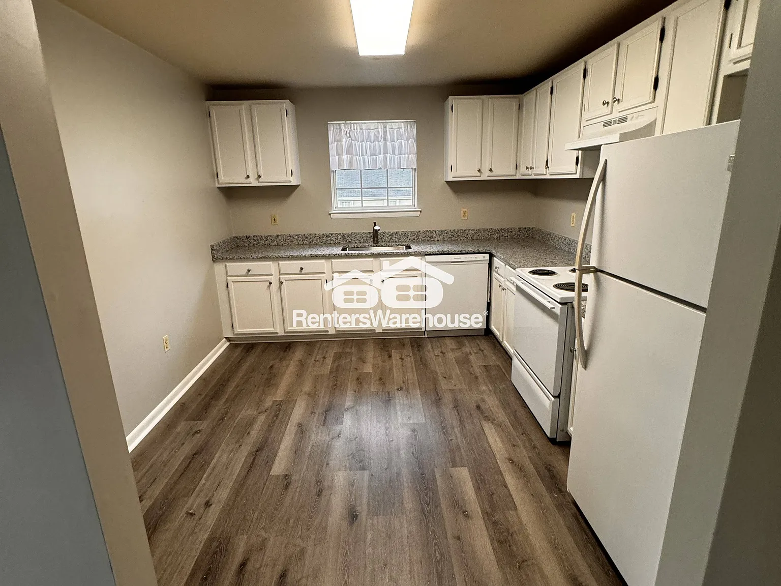 Available Now Broadneck School District - Across From Middle School - Short Walk To Aa Community ... — Photo 2