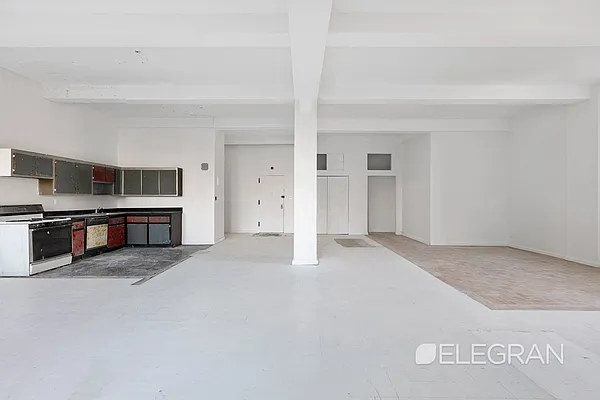 Sold by (Legacy) Elegran | media 18