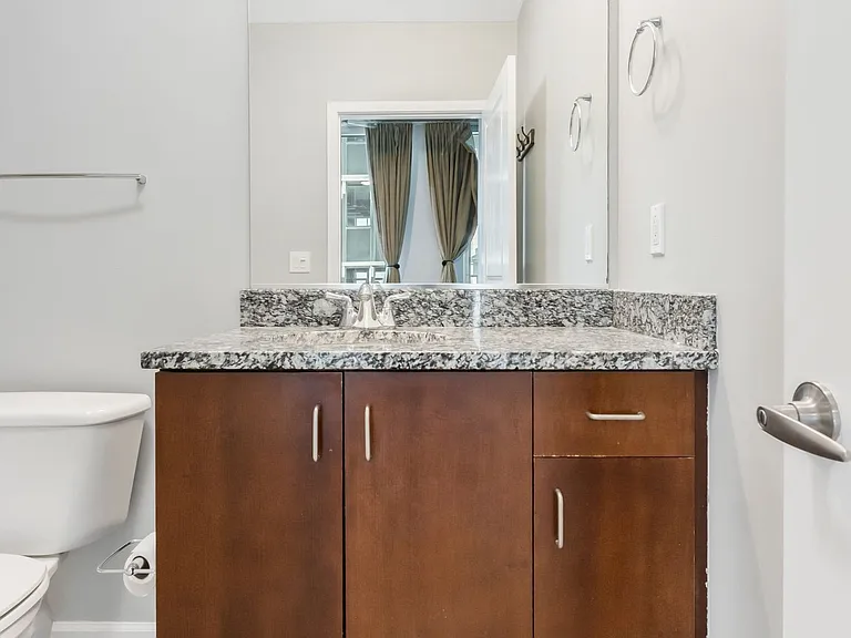 415 Church St #2107 — Photo 23