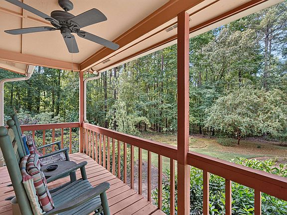 5th image of 923 Crooked Creek Rd
