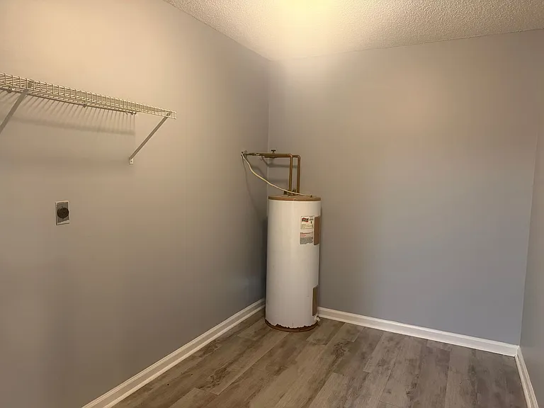 2313 Friar Tuck Ln — Photo 5