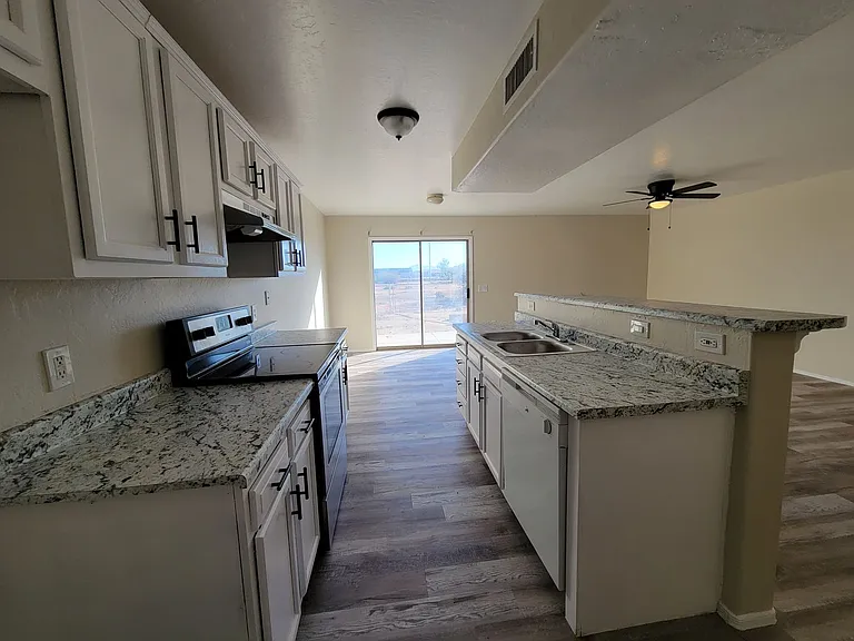 15147 S Yava Rd #C — Photo 6