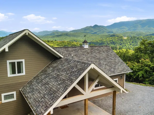 730 Deerfoot Dr, Gatlinburg, TN 37738