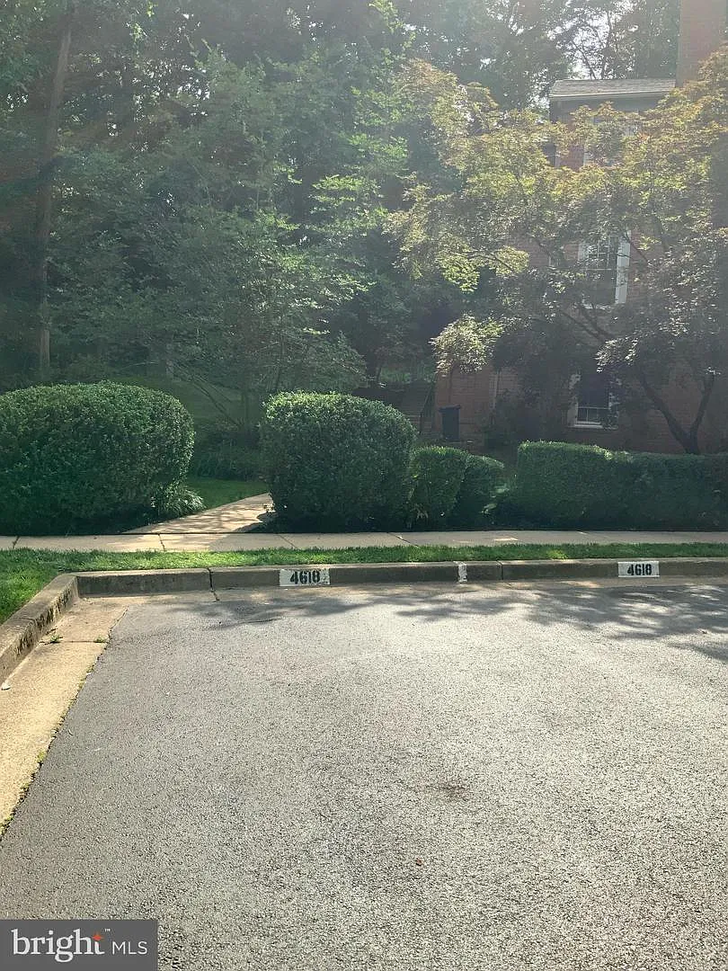 3 bed, 3.5 bath, 2034 sqft, $3,100 — Photo 2