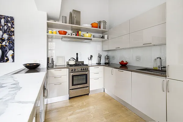 Sold by Compass | media 7