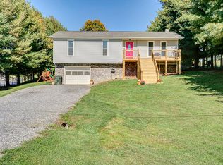 129 Greenmeadow Ln, Jonesborough, TN 37659