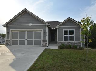 201 S Marimack Ct, Kearney, MO 64060