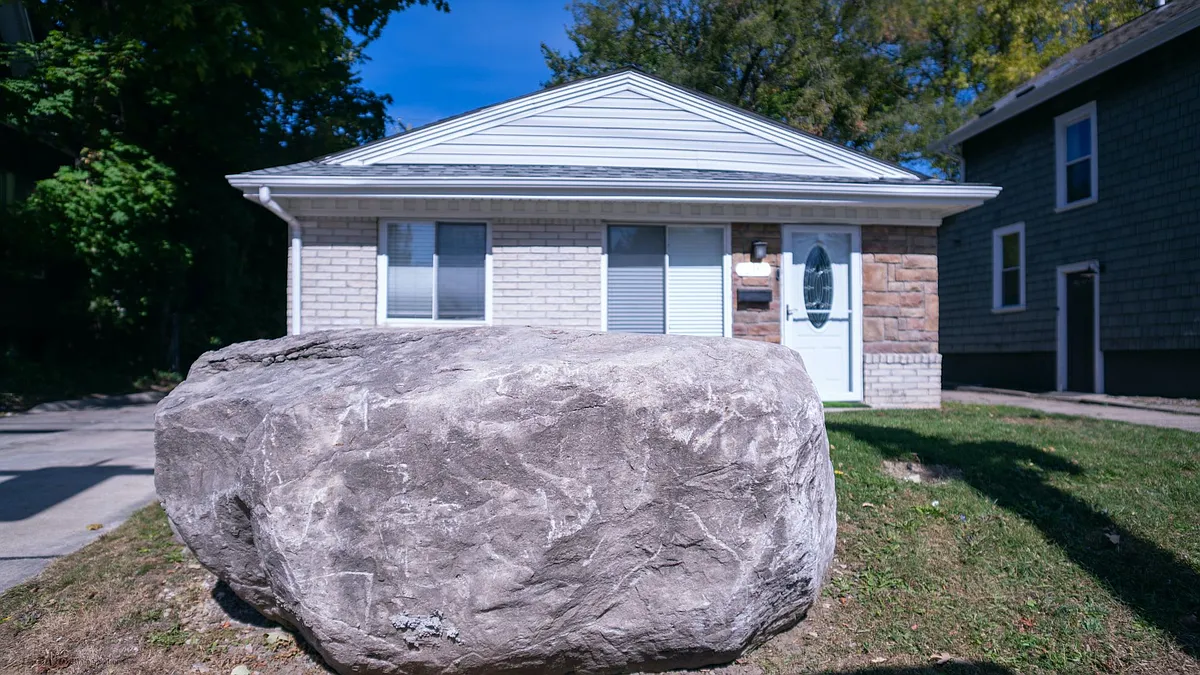 Building Photo - 1205 E Forteen Mile Rd