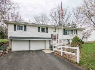 5671 Tall Oaks Rd, Waunakee, WI 53597