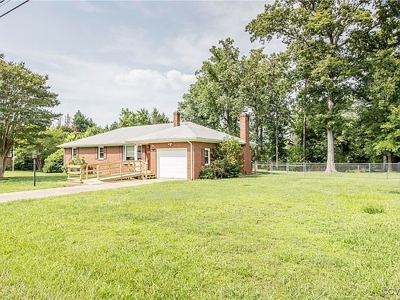 4th image of 14407 Mayfair Dr
