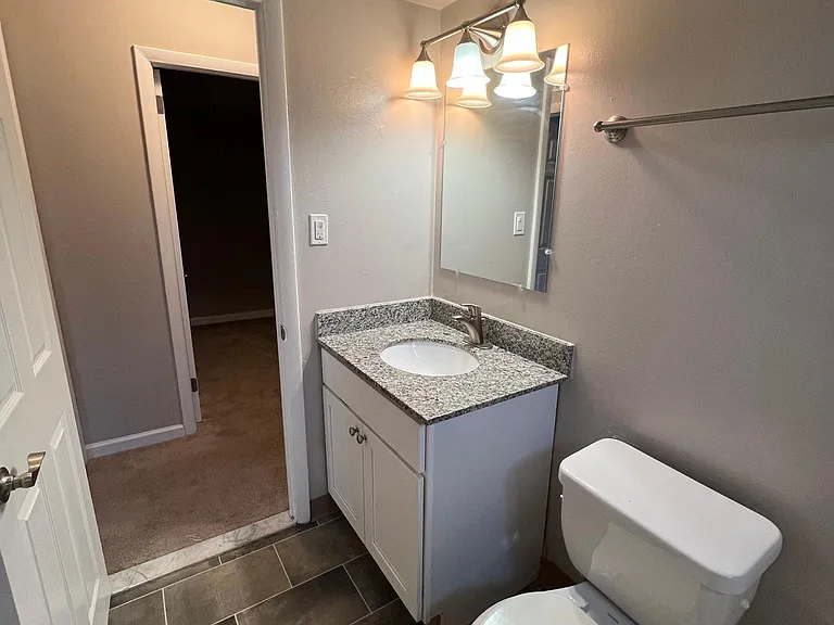 Creekside Apartments — Photo 38