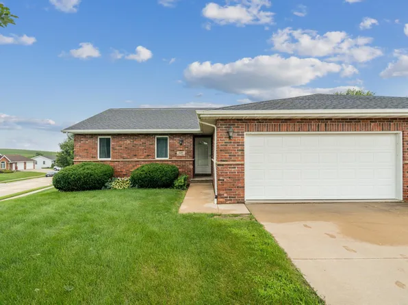 640 E Main St, Epworth, IA 52045
