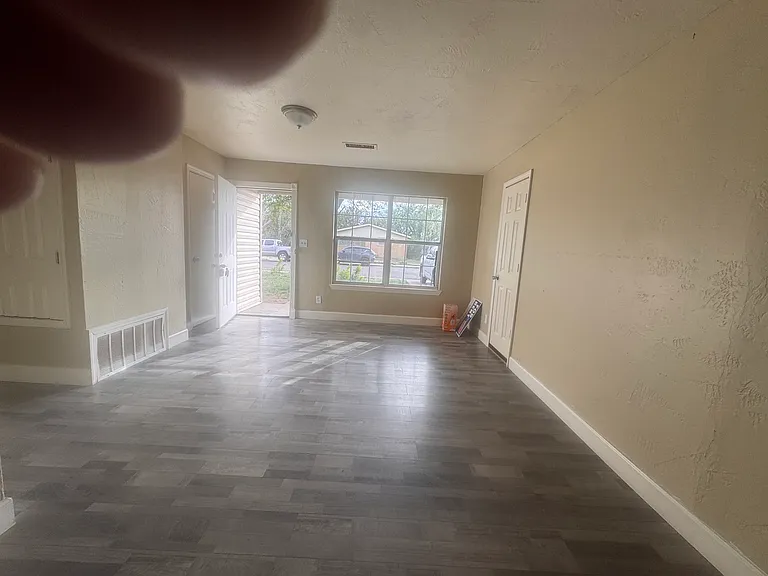 1901 Cedar St — Photo 4