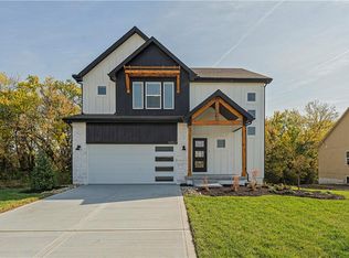 18825 Mahaffie St, Spring Hill, KS 66083