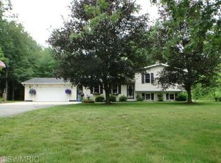 11010 N Cedar Dr, Grand Haven, MI 49417
