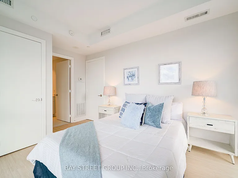 7 Grenville St #3211 — Photo 13