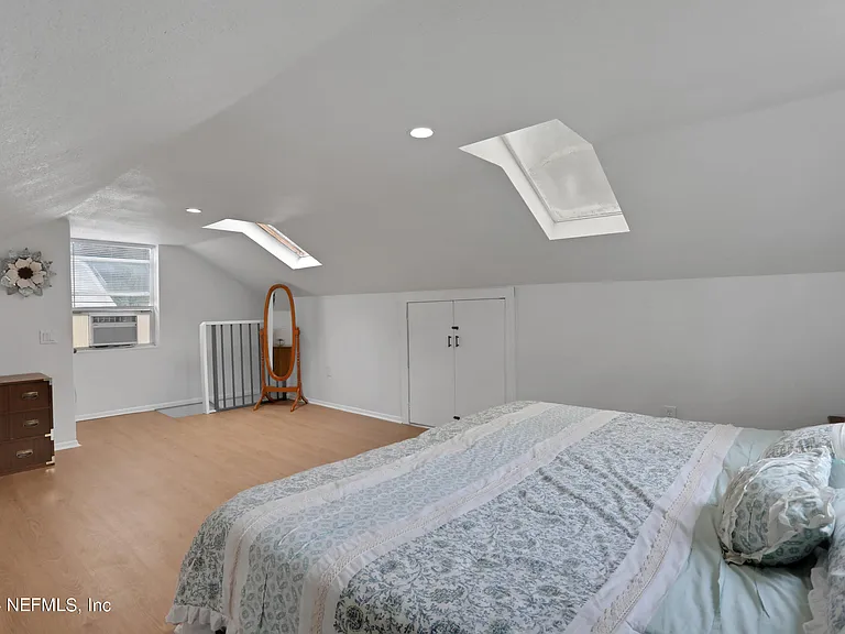 29 Nelmar Ave — Photo 46