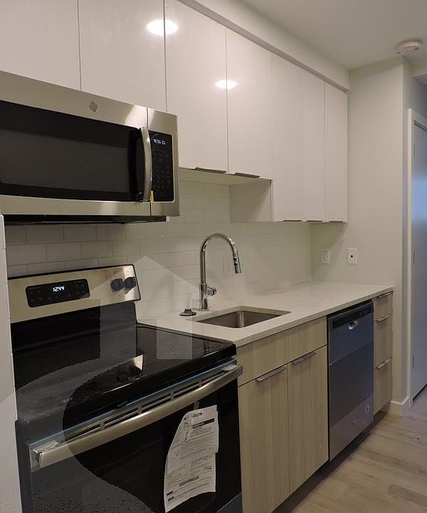 1st image of 10 Soden St #4