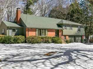 11 Dick Dr, Worcester, MA 01609
