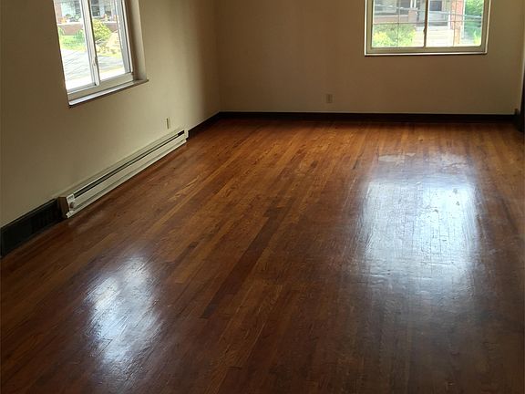 5th image of 952 1/2 Kennebec St
