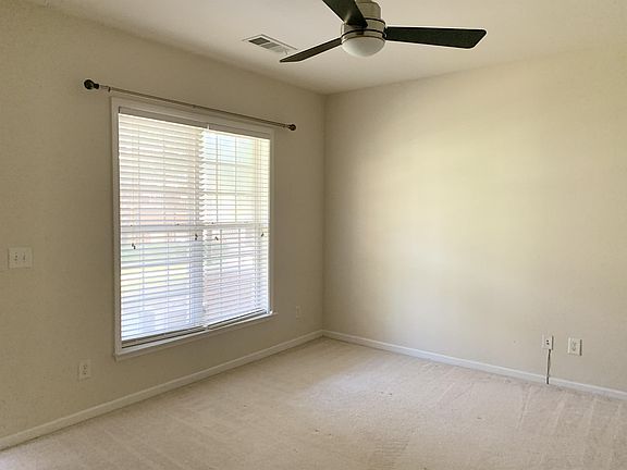 3rd image of 1707 Wehunt Ln SE #1