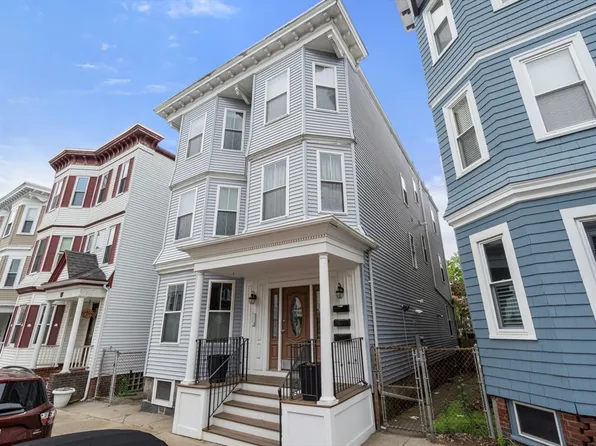 215 L St #1, South Boston, MA 02127