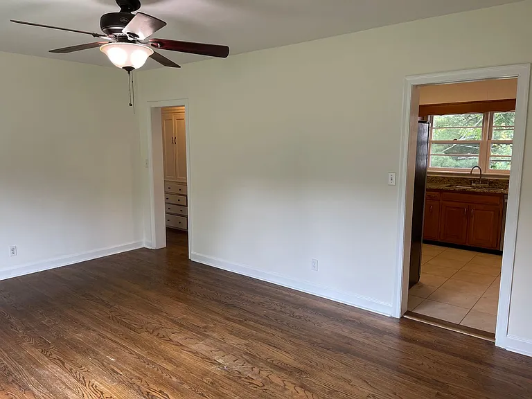760 Mauldeth Rd — Photo 3