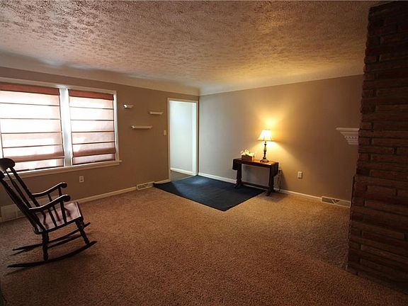 3rd image of 33893 Lawton Ave