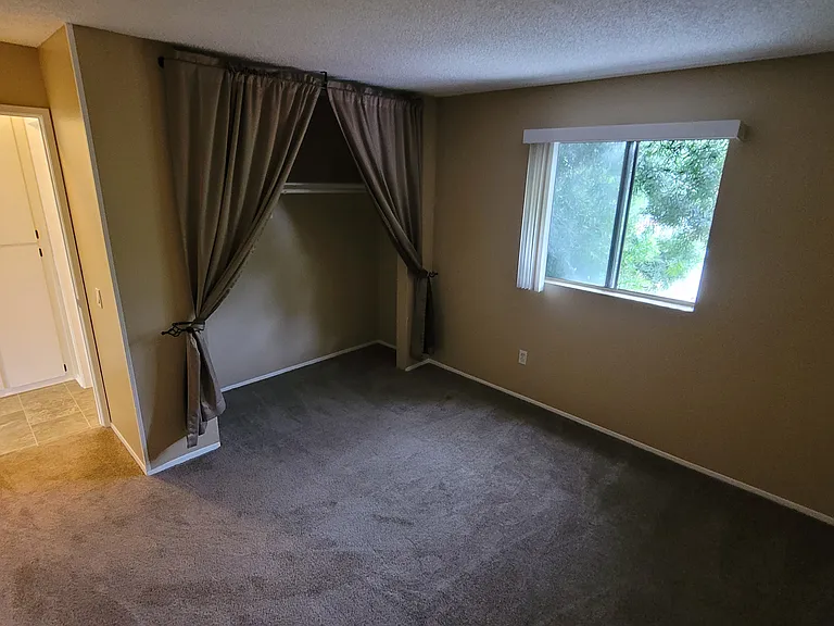 5069 University Ave #21 — Photo 6