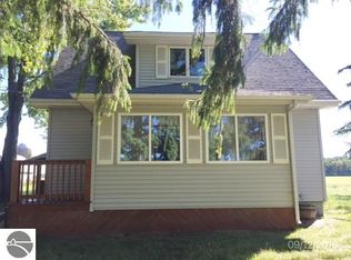 5346 N Loomis Rd, Mount Pleasant, MI 48858