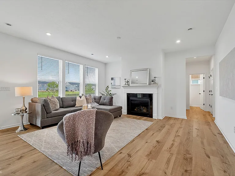 20374 N Pacific Ave — Photo 10