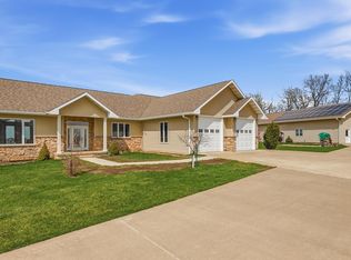 1567 Saint Catherine Rd, Bellevue, IA 52031