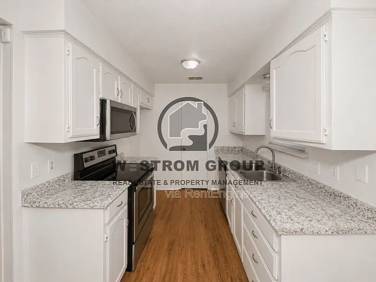 3501 Wentworth Dr — Photo 10
