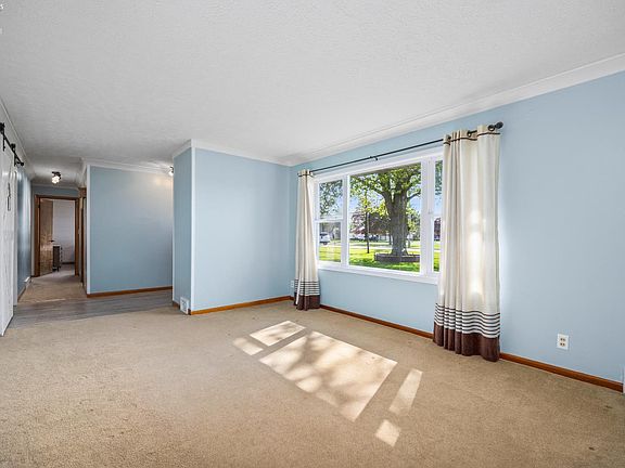 4th image of 919 Fulton St