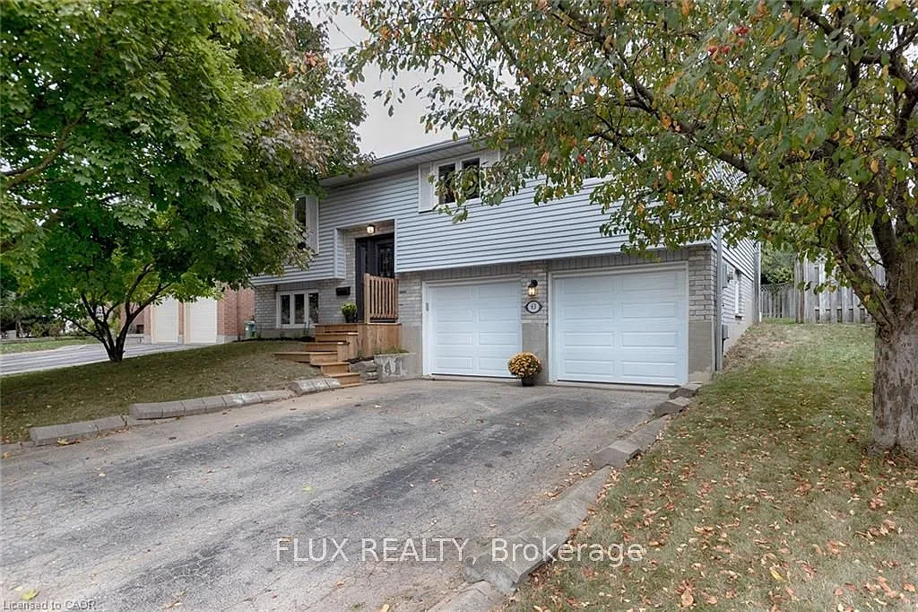 3 bed, $2,595 — Photo 2
