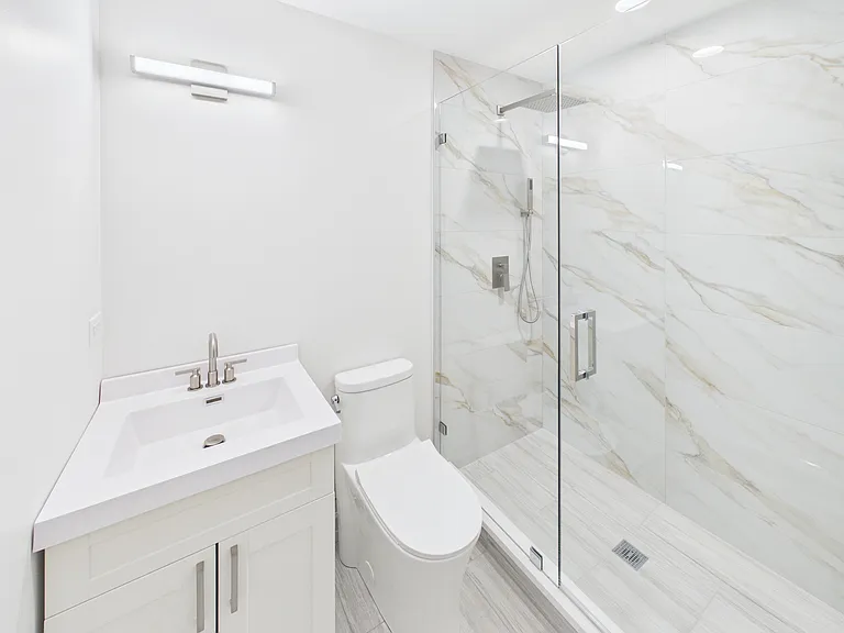 2421 W Lexington St #G — Photo 11