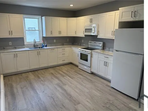 86 Avery St #1, Stamford, CT 06902