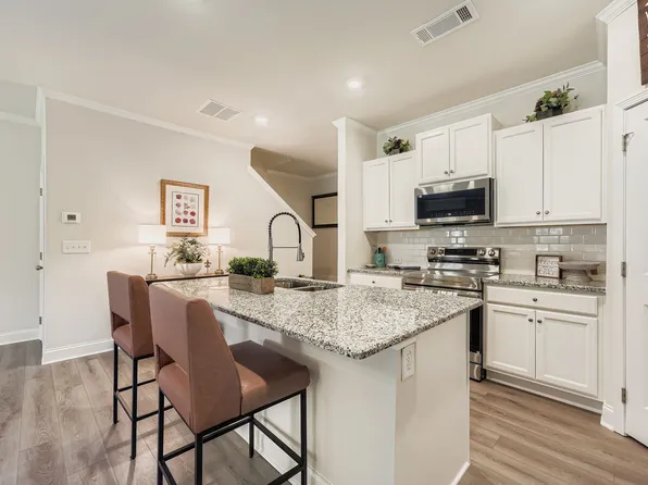168 Pyrus Ln, Auburn, GA 30011