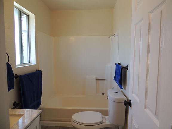 3rd image of 2355 Fairfield Ave #22