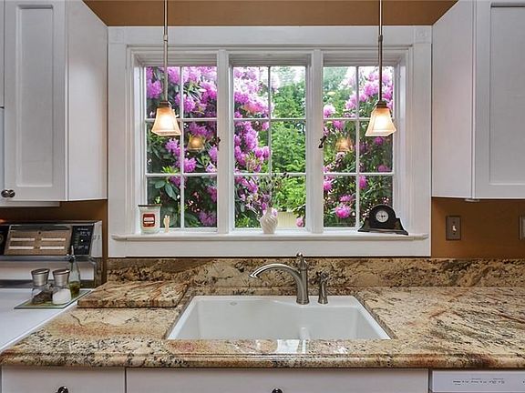 Imagine working in the kitchen with this gorgeous view