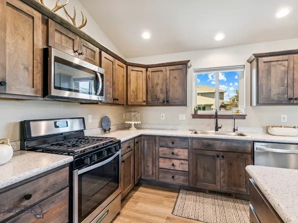 1005 Westwood Cir, Belgrade, MT 59714