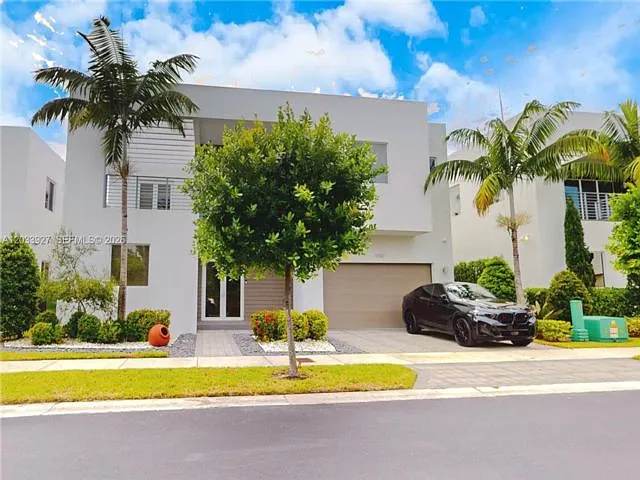 5 bed, 5.0 bath, 3624 sqft, $9,000 — Photo 1