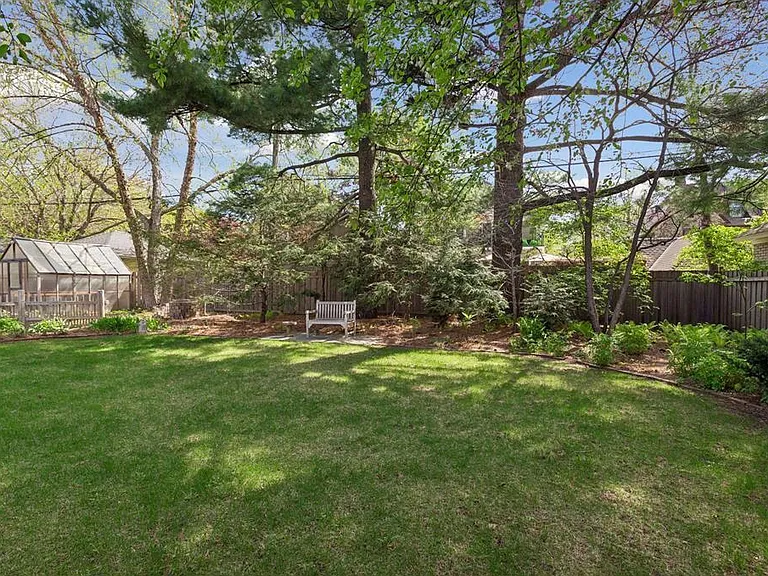 1777 Knox Ave S — Photo 49